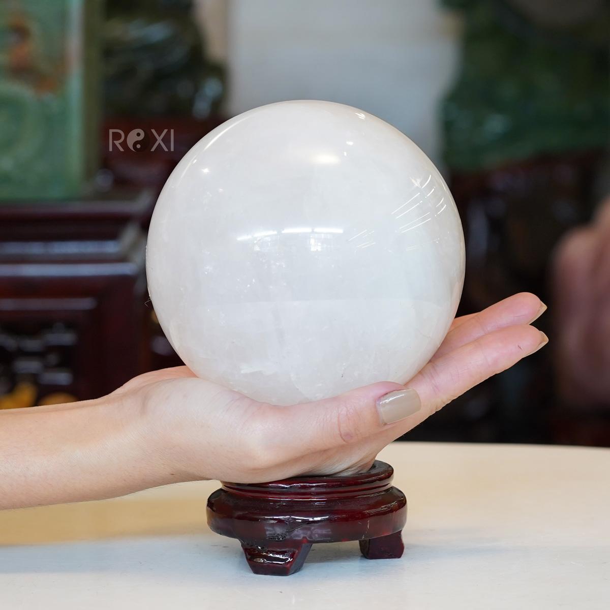 Quả Cầu Thạch Anh trắng 1A - 2,4kg - 11,8cm
