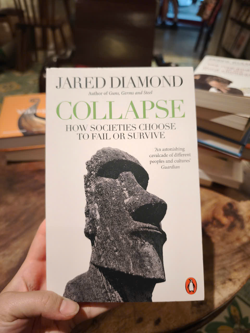 Sách - Collapse: How Societies Choose to Fail or Survive by Jared Diamond - History/ Nonfiction /Science in English