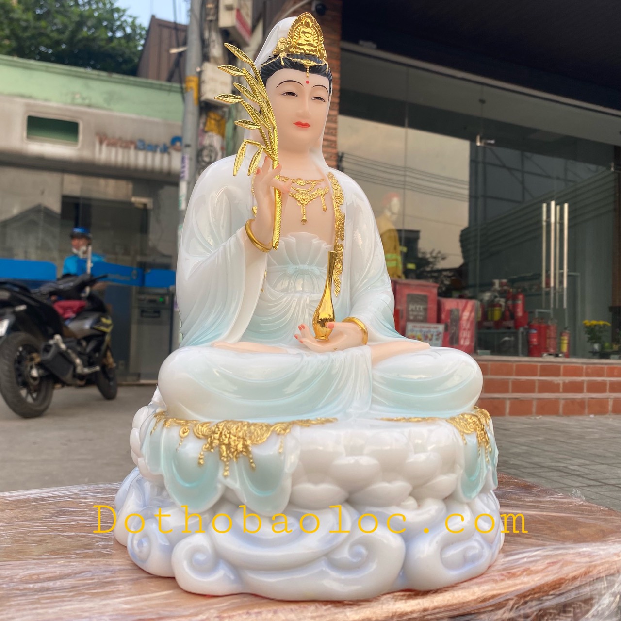 Tượng Quan Âm đá nhập khẩu cao cấp ngồi trên đài sen cao 30cm – Xanh