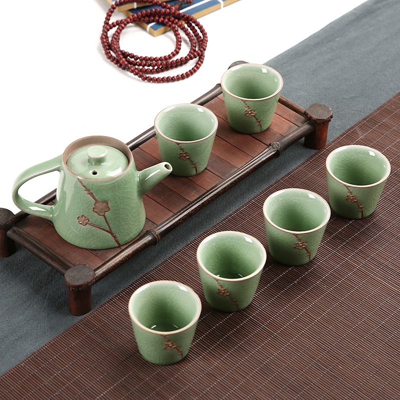 BỘ ẤM CHÉN PHA TRÀ HÌNH HOA MAI SANG TRỌNG KÈM HỘP QUÀ TẶNG