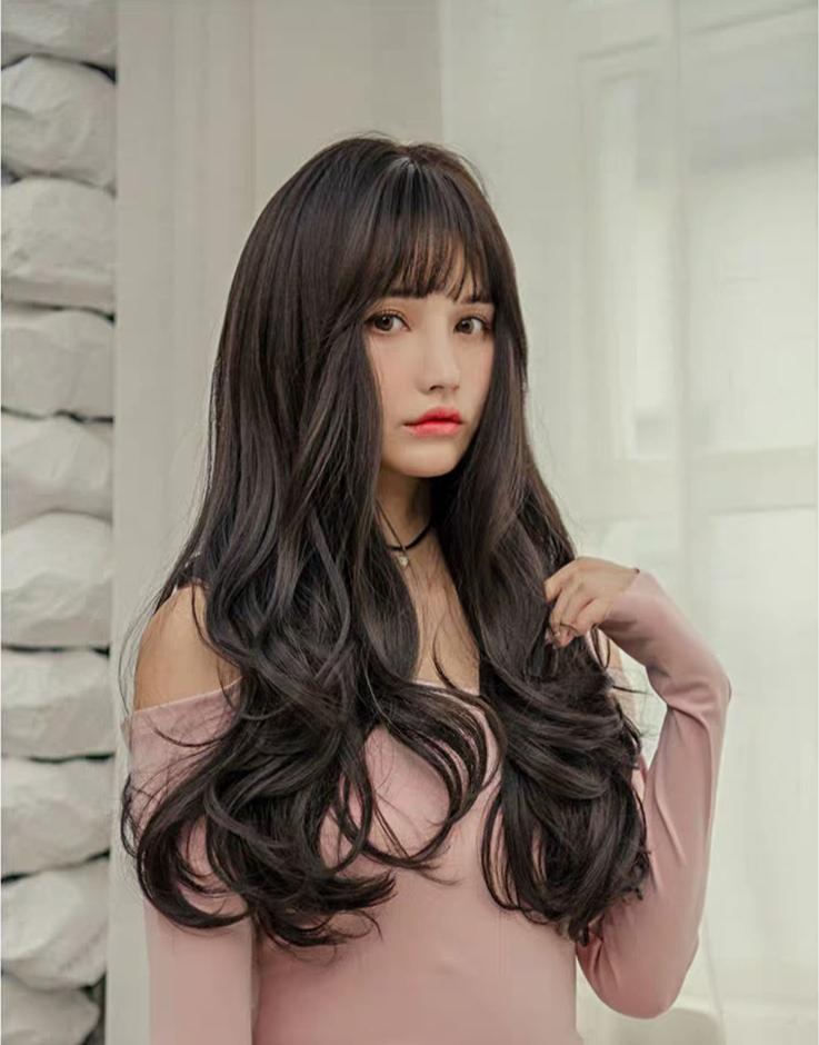 Tóc giả nguyên đầu xoăn Hàn Quốc siêu xinh có rãnh da đầu, chịu nhiệt tốt, có thể bấm, uốn, duỗi, gội. giống tóc thật 100%. Kèm lưới và lược