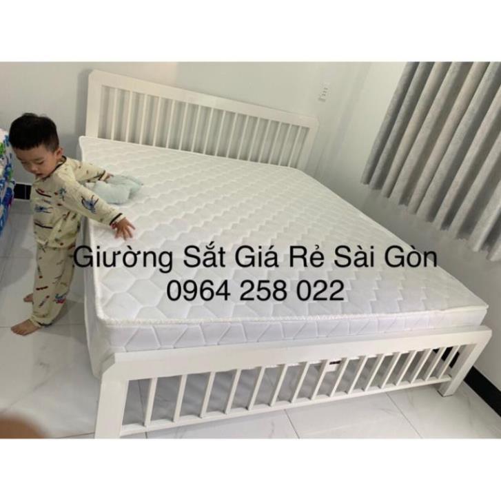 Giường sắt khung hộp 4-8 Tphcm.