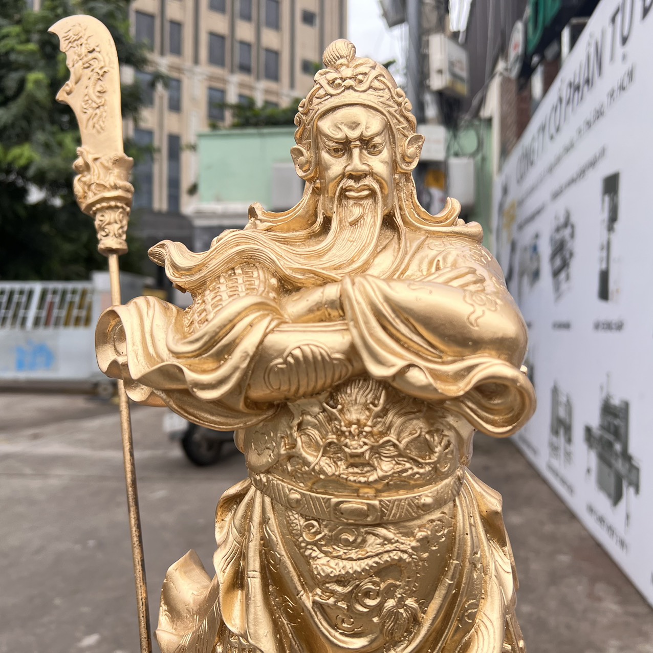 Tượng Quan Công chắn ải bằng bột đá mang lại tài lộc bảo vệ gia chủ cao 45cm
