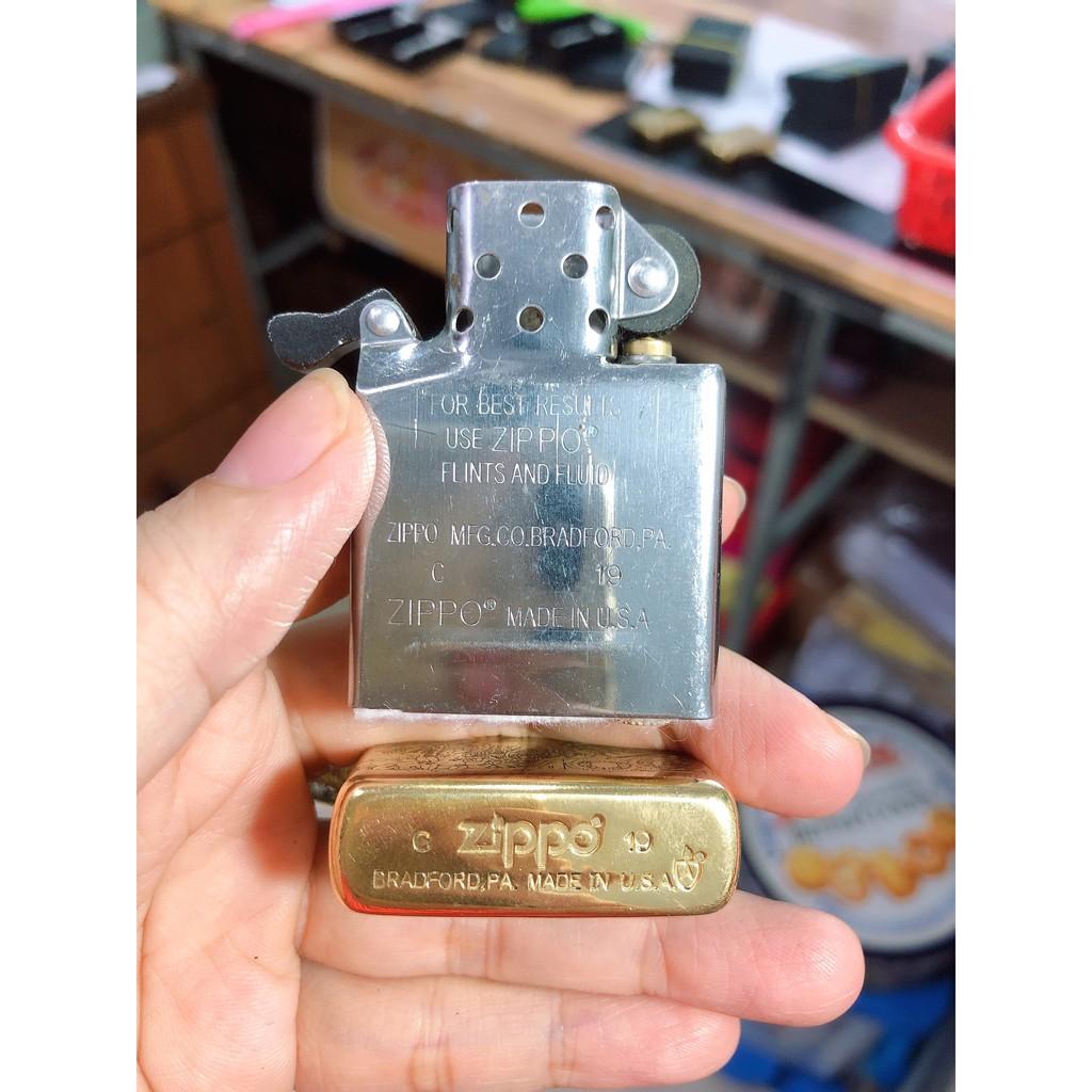 BẬT LỬA ZIPPO ARMOR VỎ DÀY KHẮC ĂN MÒN 5 MẶT HÌNH SƯ TỬ, RUỘT TRẮNG