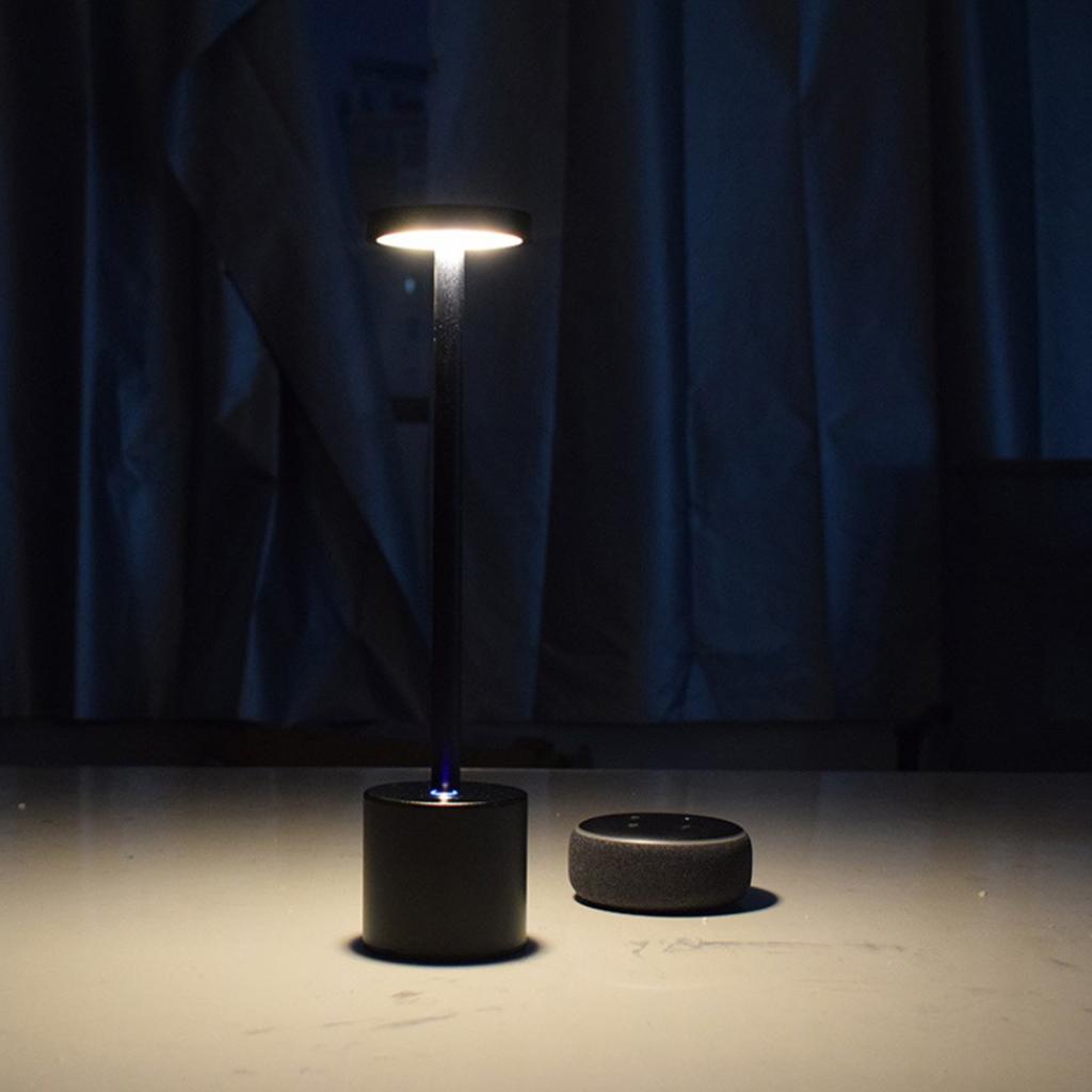 LED Desk Lamp, Eye-Caring Table Lamps, Natural Light Protects Eyes,Adjustable Table lamp with USB Charging Port