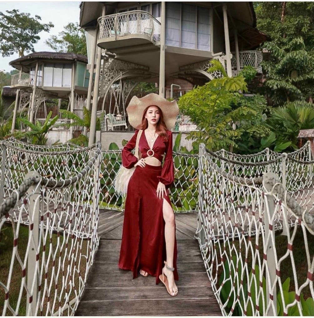 Đầm maxxi phi khoen đỏ