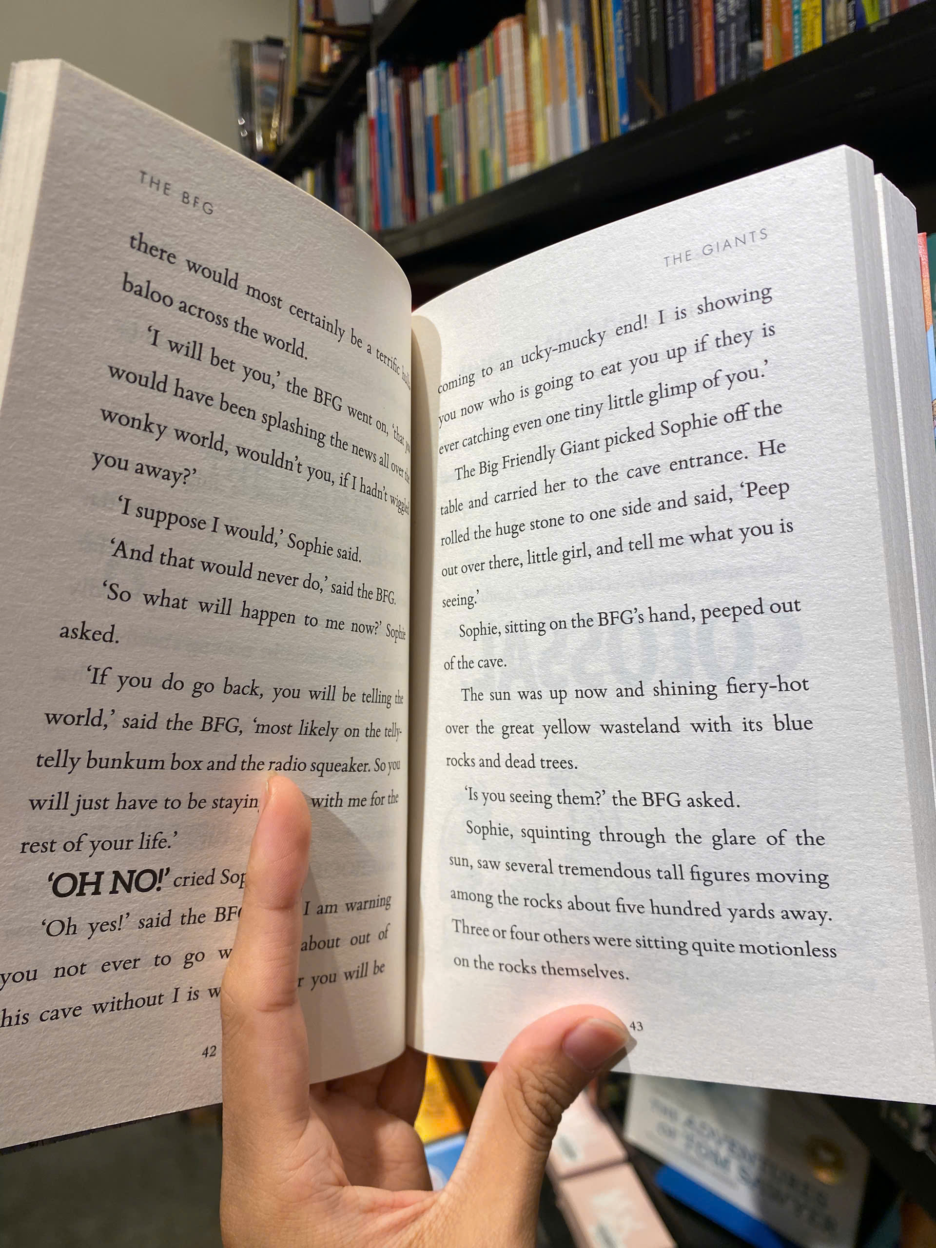 Sách - The BFG by Roald Dahl | Fantasy / English Childrens Fiction / Sách Ngoại văn Trẻ em