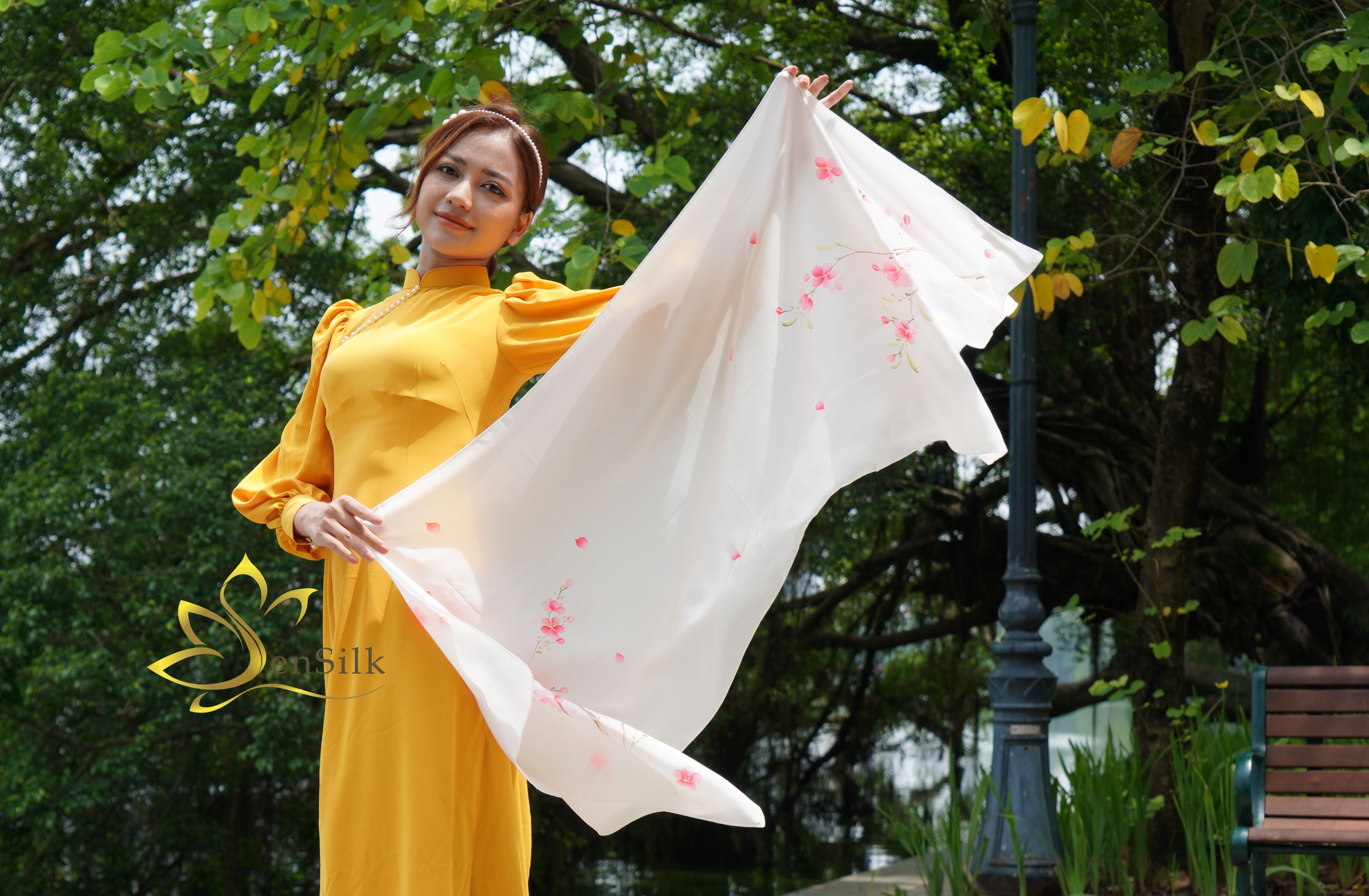 Khăn Lụa Tơ Tằm Vẽ Hoa Đào - SenSilk - Quà Tết Truyền Thống Việt Nam, Phụ Kiện Thời Trang Nữ Cao Cấp 160x55cm, Silk Painting Scarves, Tinh Hoa Làng Nghề, Top Fashionista Scarf For Women 