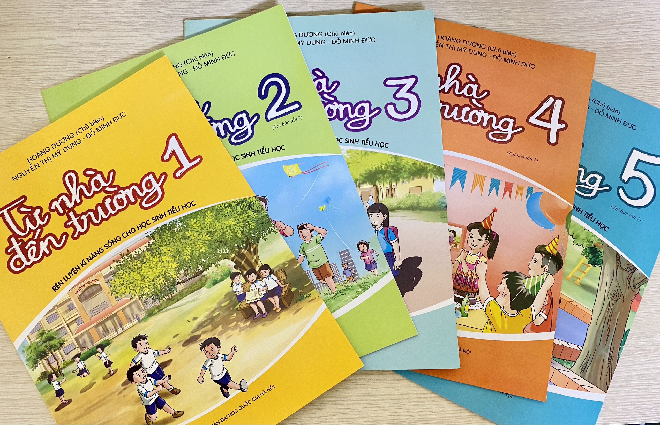 Bộ Sách Rèn Luyện Kĩ Năng TỪ NHÀ ĐẾN TRƯỜNG