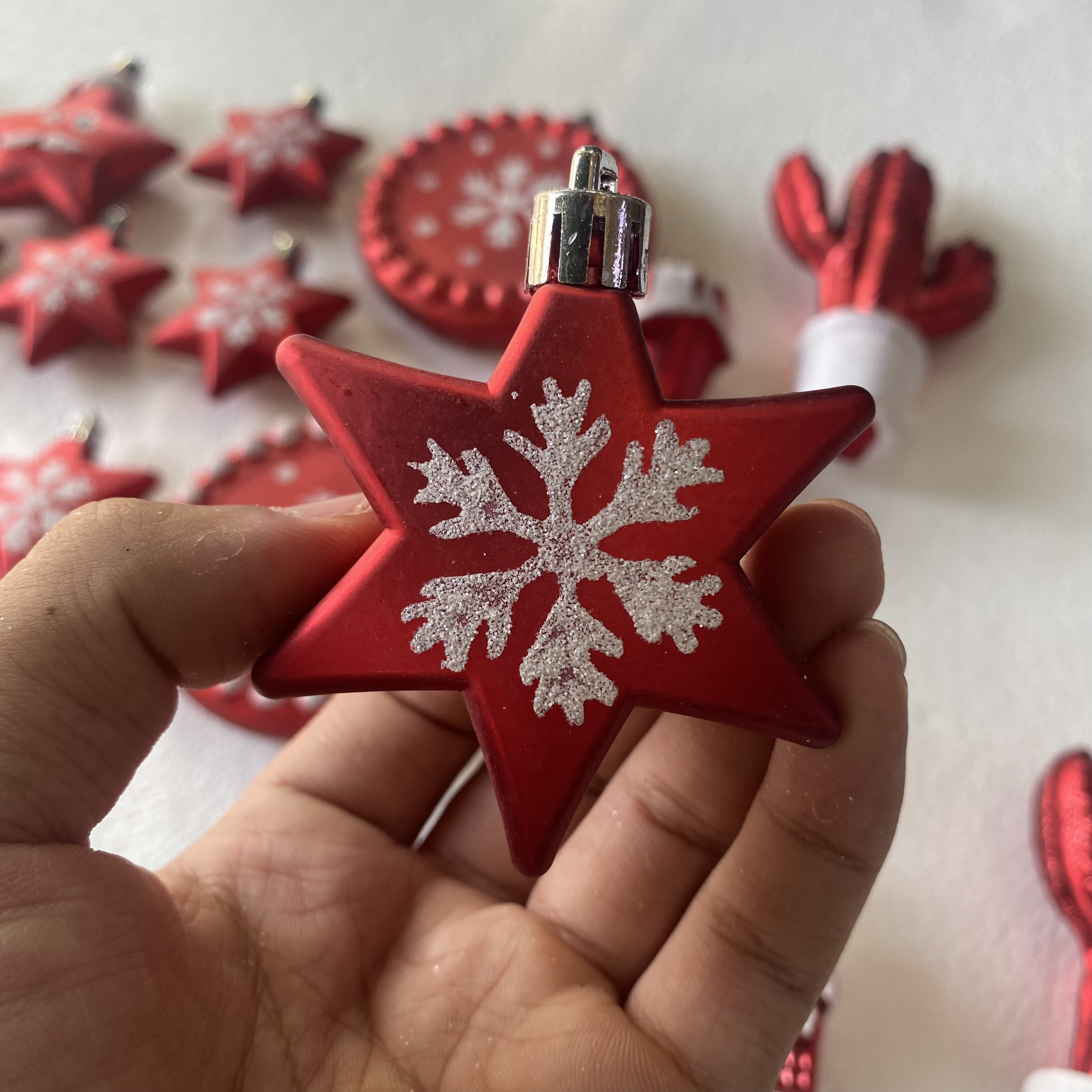 Set 21 món đồ treo cây thông Noel trang trí Giáng Sinh màu ghi xám phủ nhũ lấp lánh sang trọng