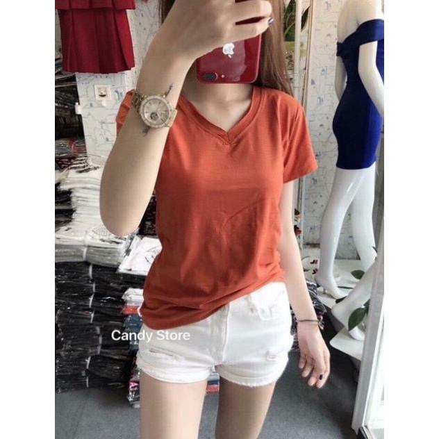 Áo phông giấy cổ chữ V năng động, cá tính cho nữ