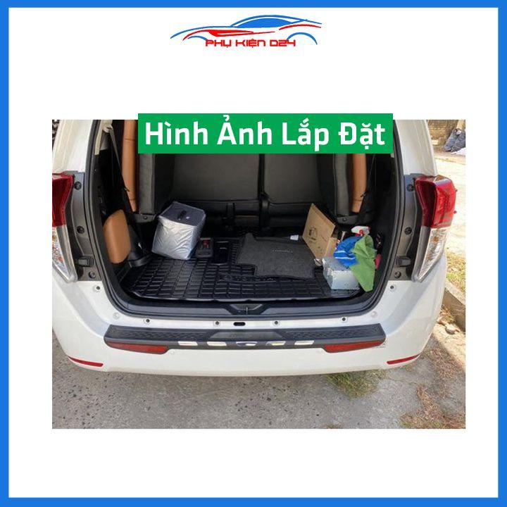 Ốp chống trầy cốp ngoài nhựa đen Innova 2017-2018-2019-2020-2021-2022 mẫu phản quang chống xước trang trí xe