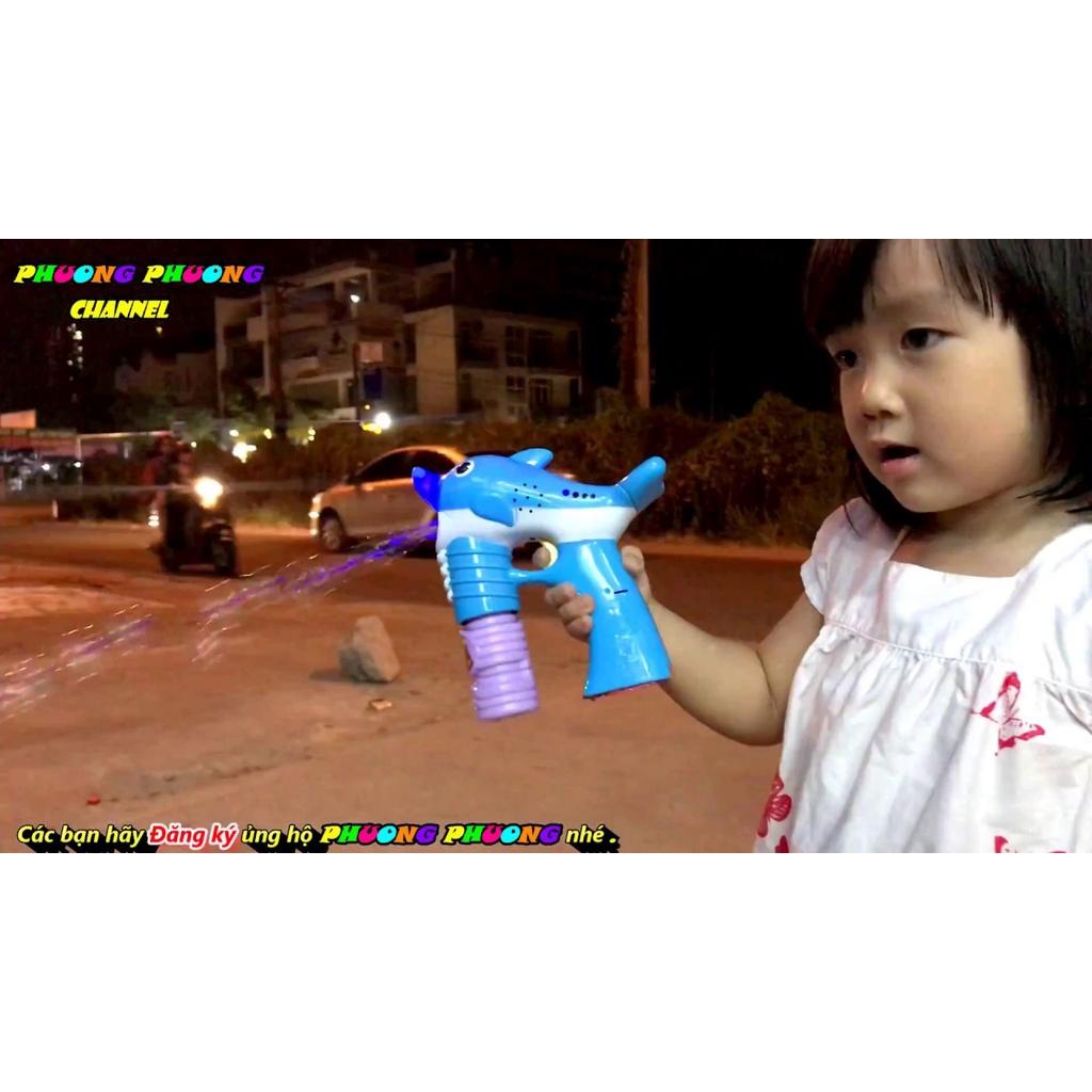Súng đồ chơi bắn bong bóng xà phòng hình cá heo cho bé - Yumeshop94