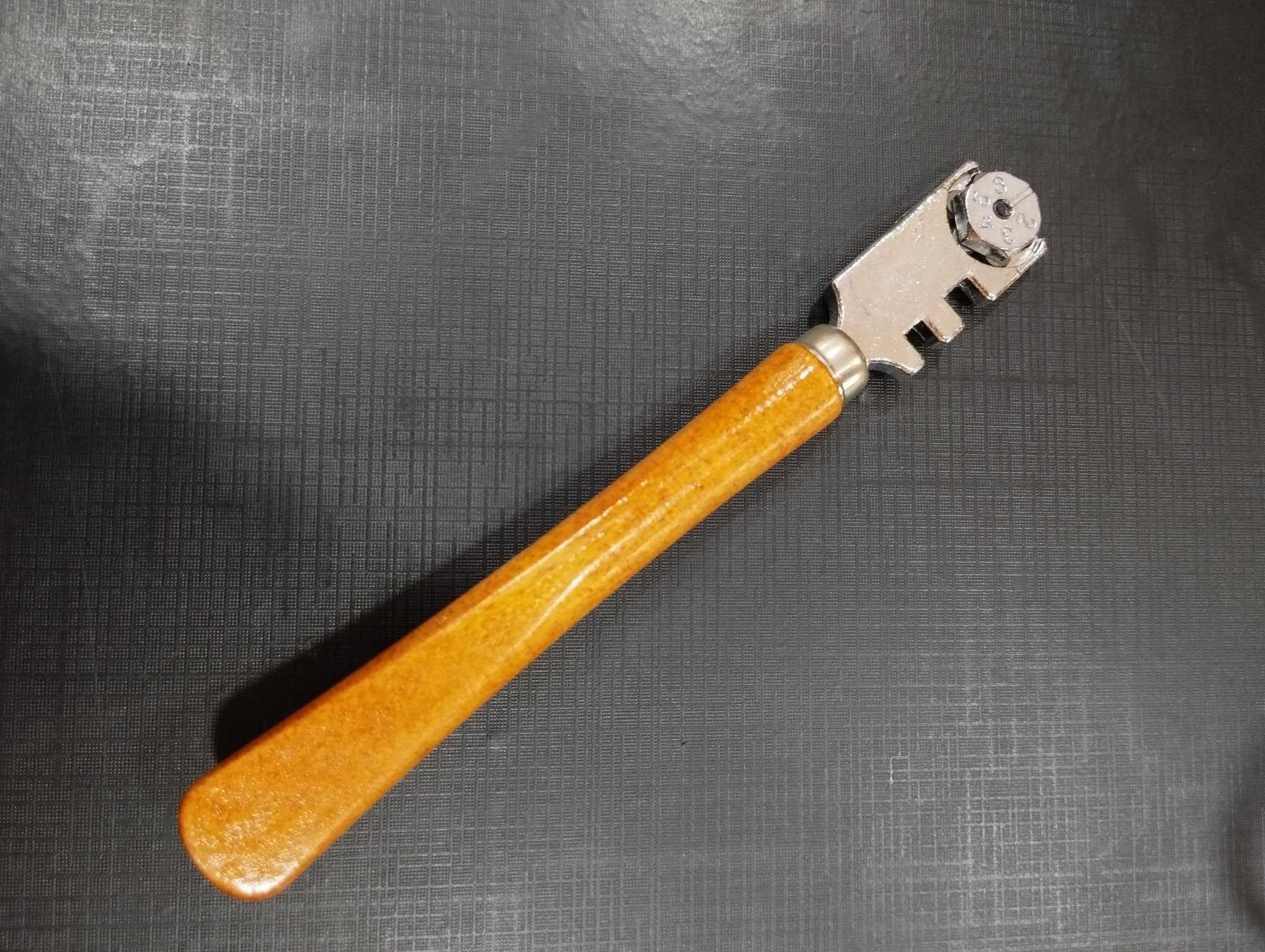 DỤNG CỤ CẮT, BẺ KIẾNG INGCO HGCT02 - HÀNG CHÍNH HÃNG