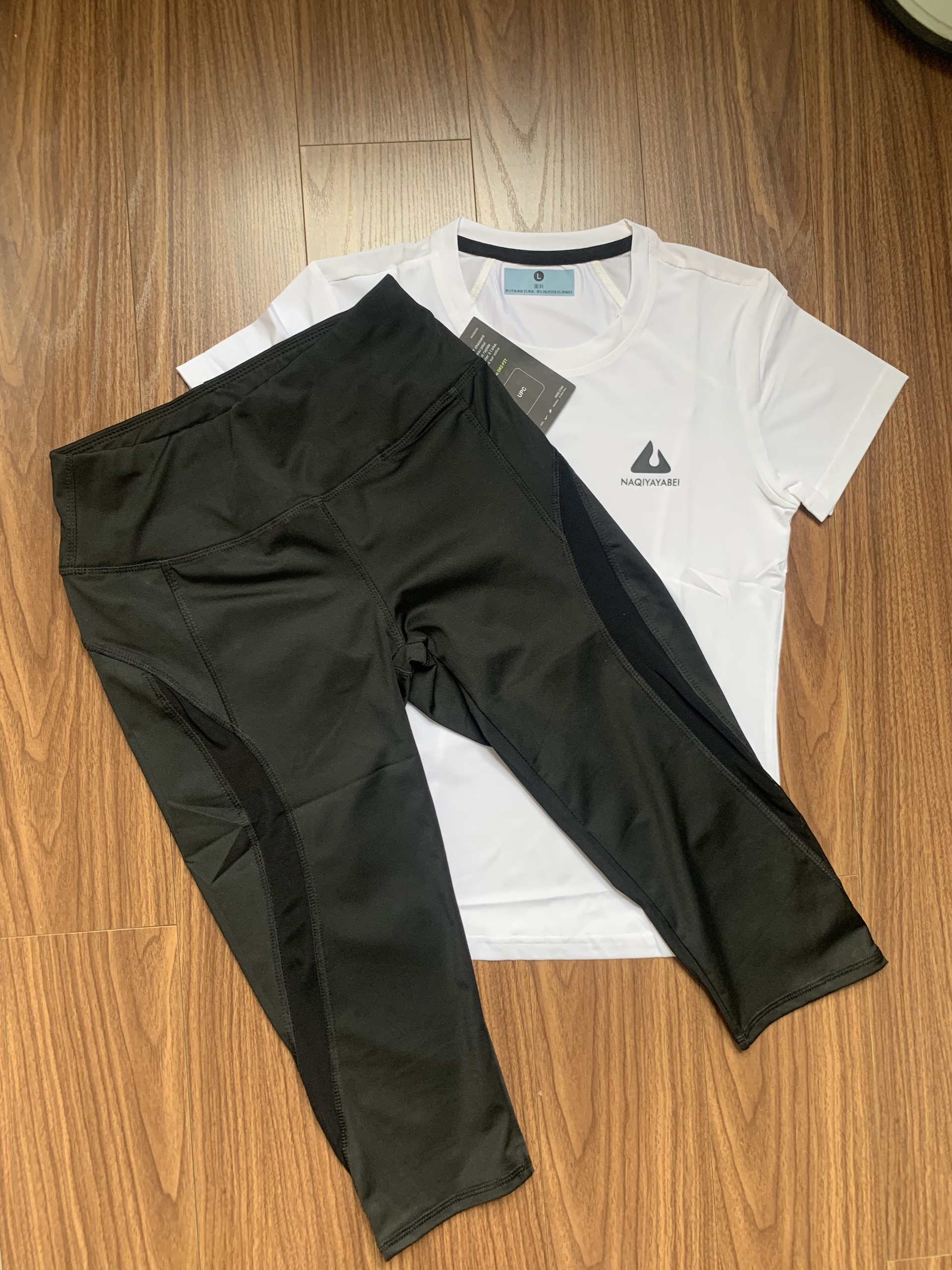 SET ĐỒ NỮ GỒM QUẦN LEGGING LỬNG VÀ ÁO THUN NỮ NGẮN TAY ĐA NĂNG