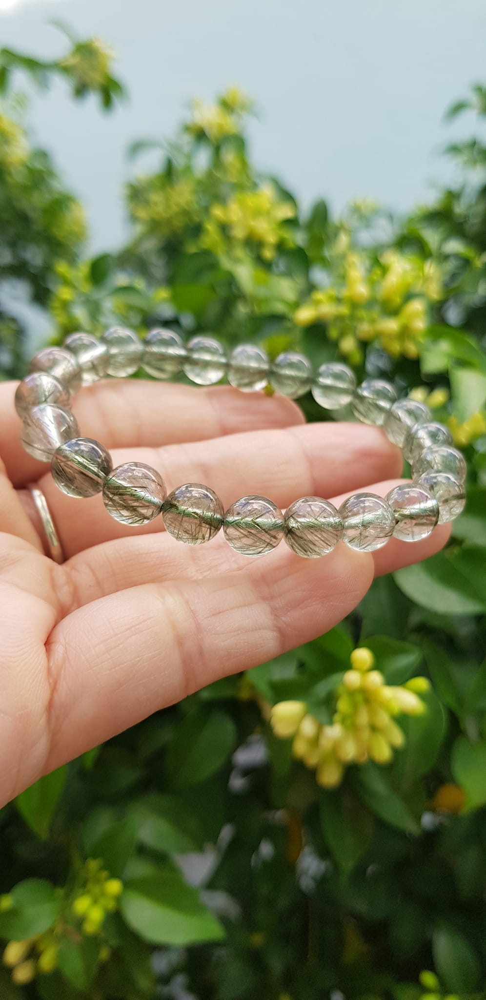 Vòng thạch anh tóc xanh tự nhiên trong bóng nhuyễn mượt đẹp Size vòng 8mm Nữ mệnh Thủy Mộc hỏa đeo ạ