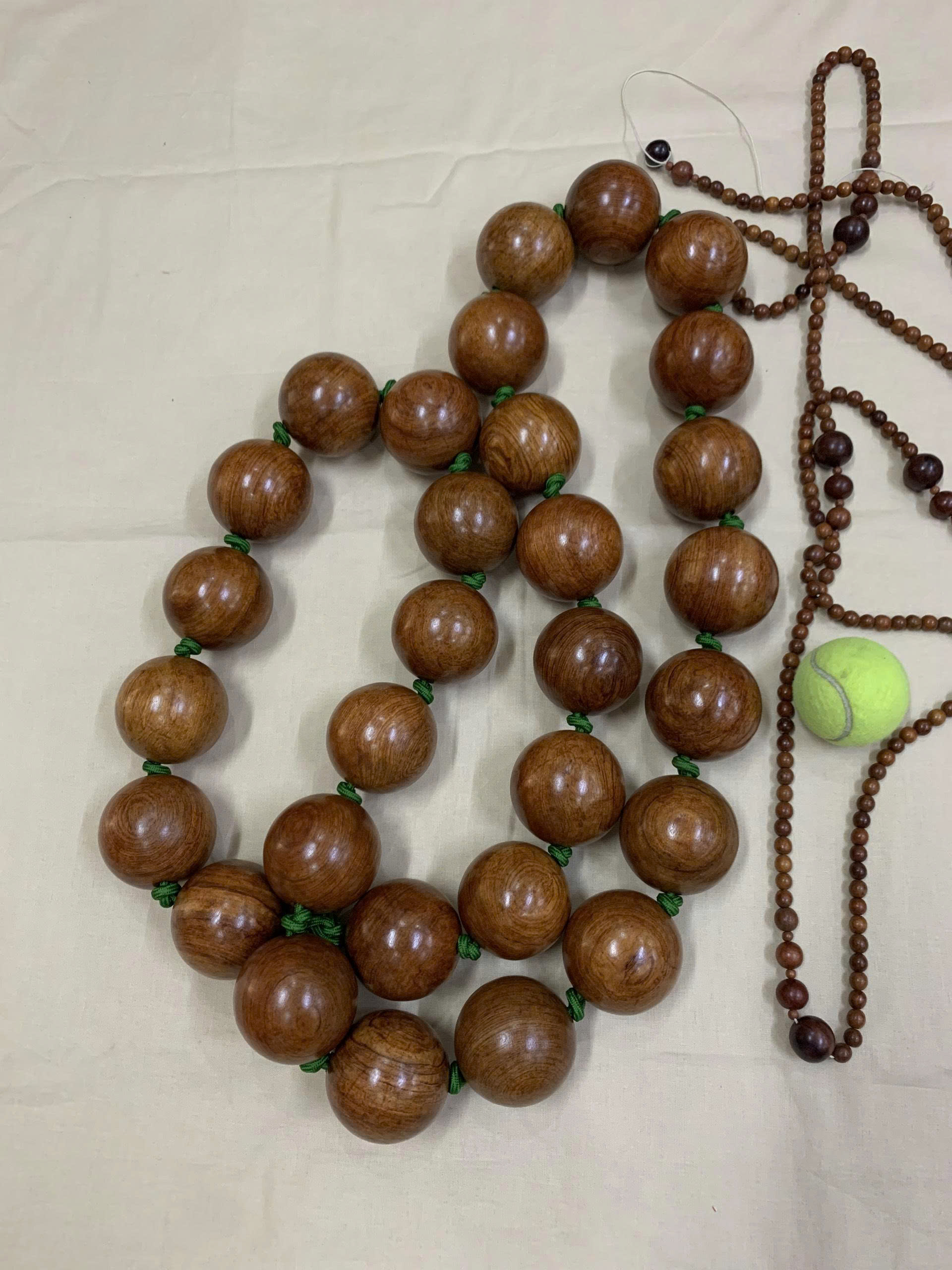 Vòng Lắc Eo/ Bụng Hạt Gỗ Hương Cao Cấp - Vòng 35 hạt 6cm ( Giảm Mỡ Bụng , Tạo Vòng Eo Săn Chắc )