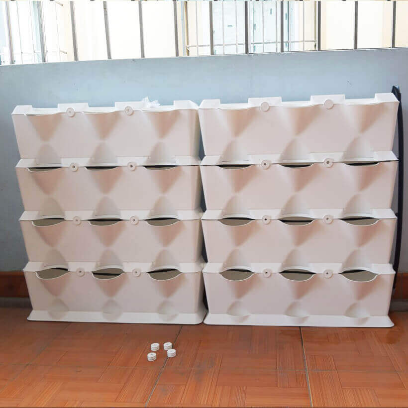 Khung Module Rau Ban Công dạng Đứng VerticalMinigarden nhập khẩu Bồ Đào Nha với 8 chậu kèm 2 Tray hứng nước và bộ dây tưới nhỏ giọt lắp sẵn