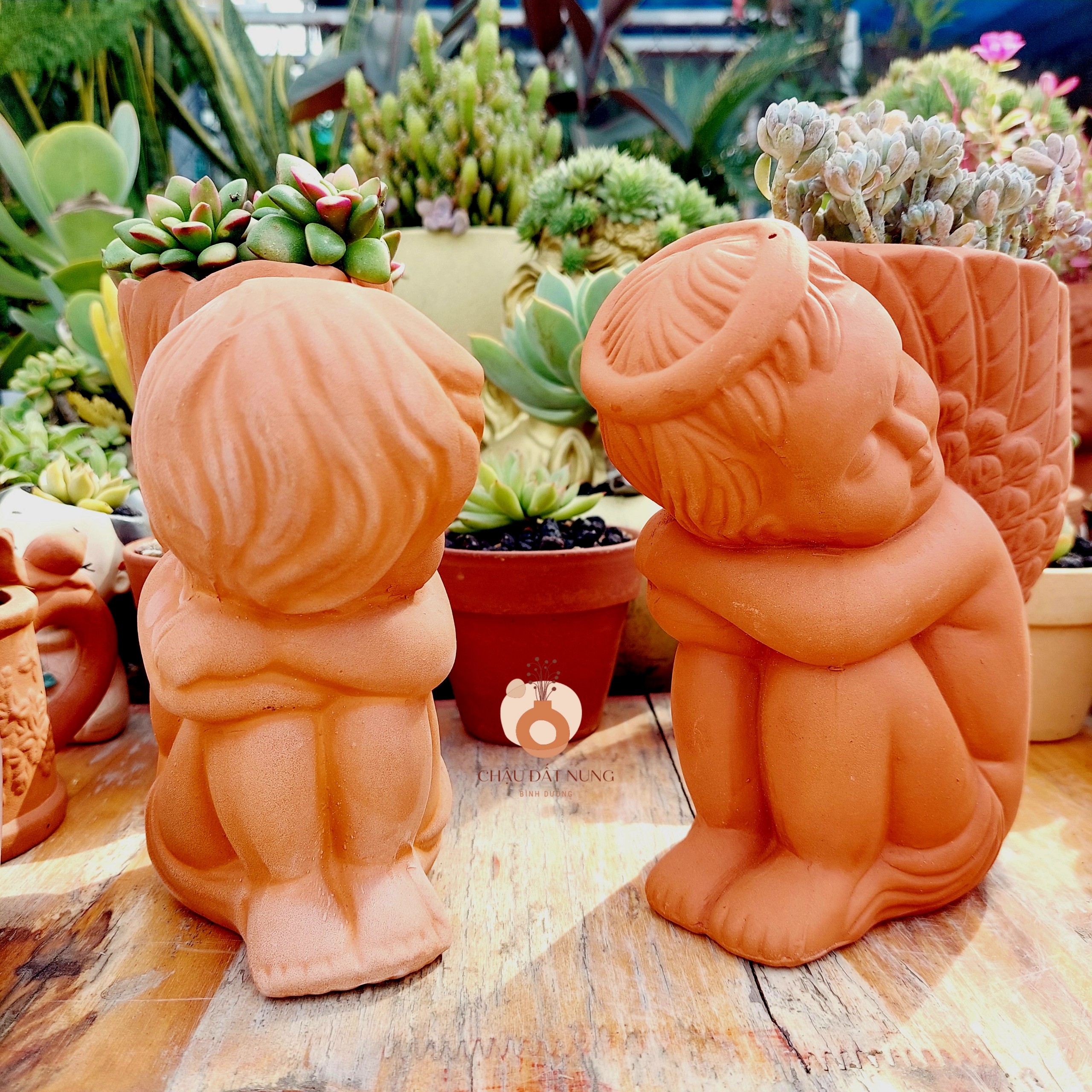 Chậu đất nung Bình Dương - Thiên thần 917, miệng chậu 9cm, chiều cao 17cm