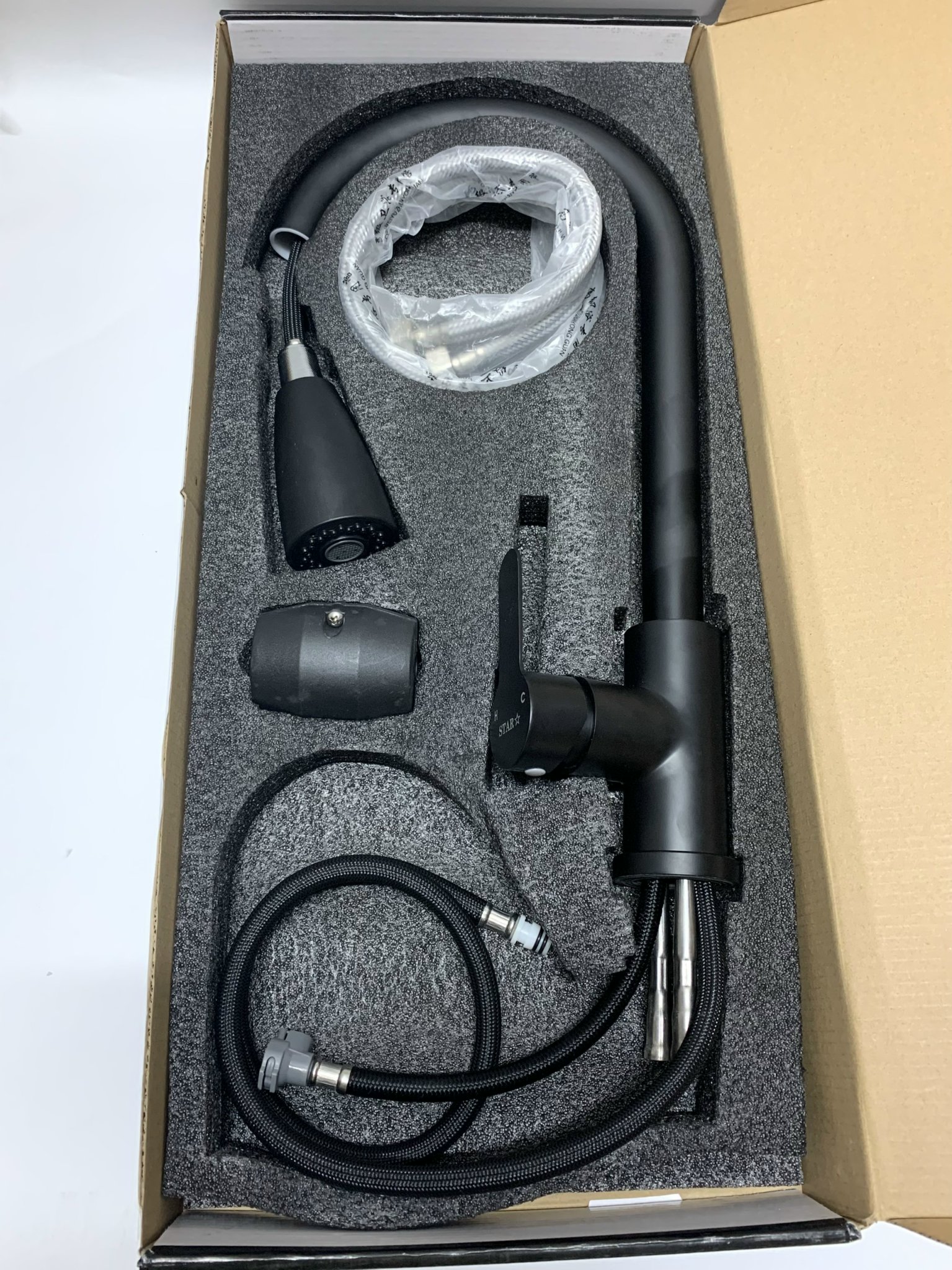 Vòi Rửa Chén Bát Nóng Lạnh Gắn Chậu Có Dây Rút Sơn Đen Tĩnh Điện Inox Sus 304