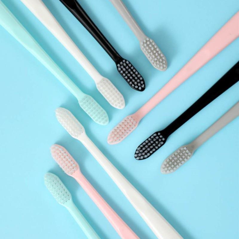 Sét 10 Bàn Chải Xuất Nhật Có Nắp Đậy Kèm Túi Zip Kháng Khuẩn Chăm Sóc Răng Miệng Hiệu Quả