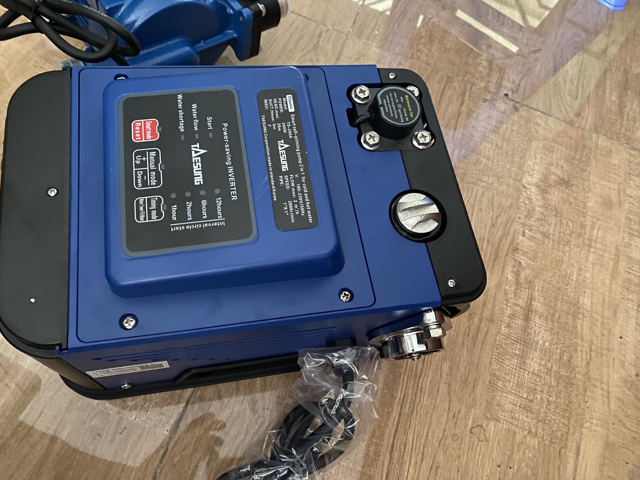 Máy bơm tăng áp điện tử taesung 200w model TS_200 tăng áp cho nhà 1-3 tầng, hoạt động êm tiết kiệm điện, bảo hành 2 năm