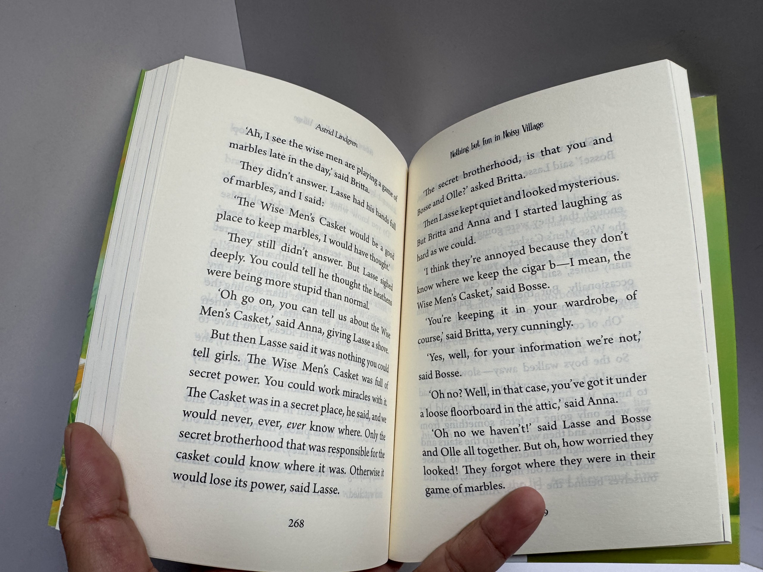 (Phiên bản song ngữ) LŨ TRẺ LÀNG ỒN ÀO + LÀNG ỒN ÀO VUI ƠI LÀ VUI - Astrid Lindgren – Nguyễn Bích Lan dịch - NXB Phụ Nữ