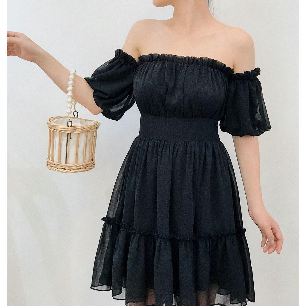 KIOBI - Đầm Iris ống form ôm dáng xòe, tay bí phồng đính rời bo thun trễ vai, có lót, vải voan tơ IC đen - KID2152D