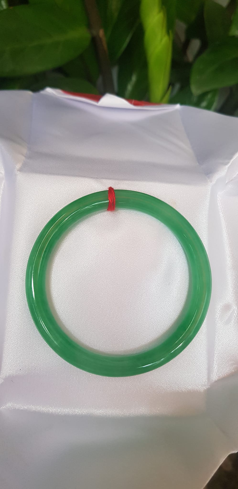 Vòng cẩm thạch Đậu Lý AI CN 53mm Ni 53mm x cọng 7mm Màu xanh Ngọc Đậm đều bóng đẹp xinh xắn Hợp Nữ mệnh Mộc mệnh Hỏa mệnh Thủy 52kg-56kg đeo đẹp ạ