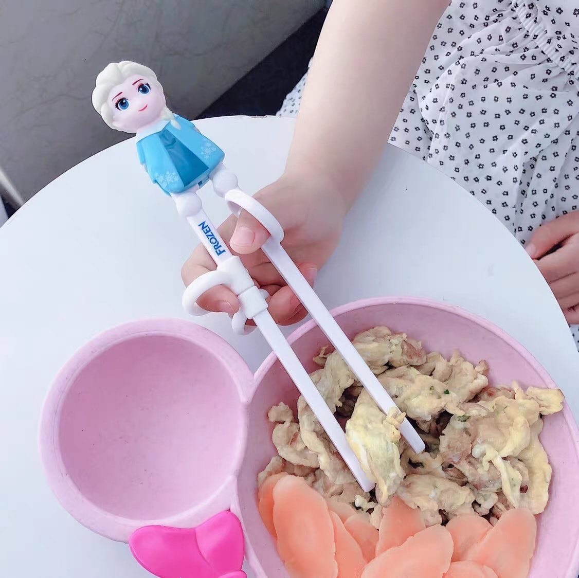 Đũa tập ăn dặm tay phải Disney hình Elsa Frozen 3D cho bé