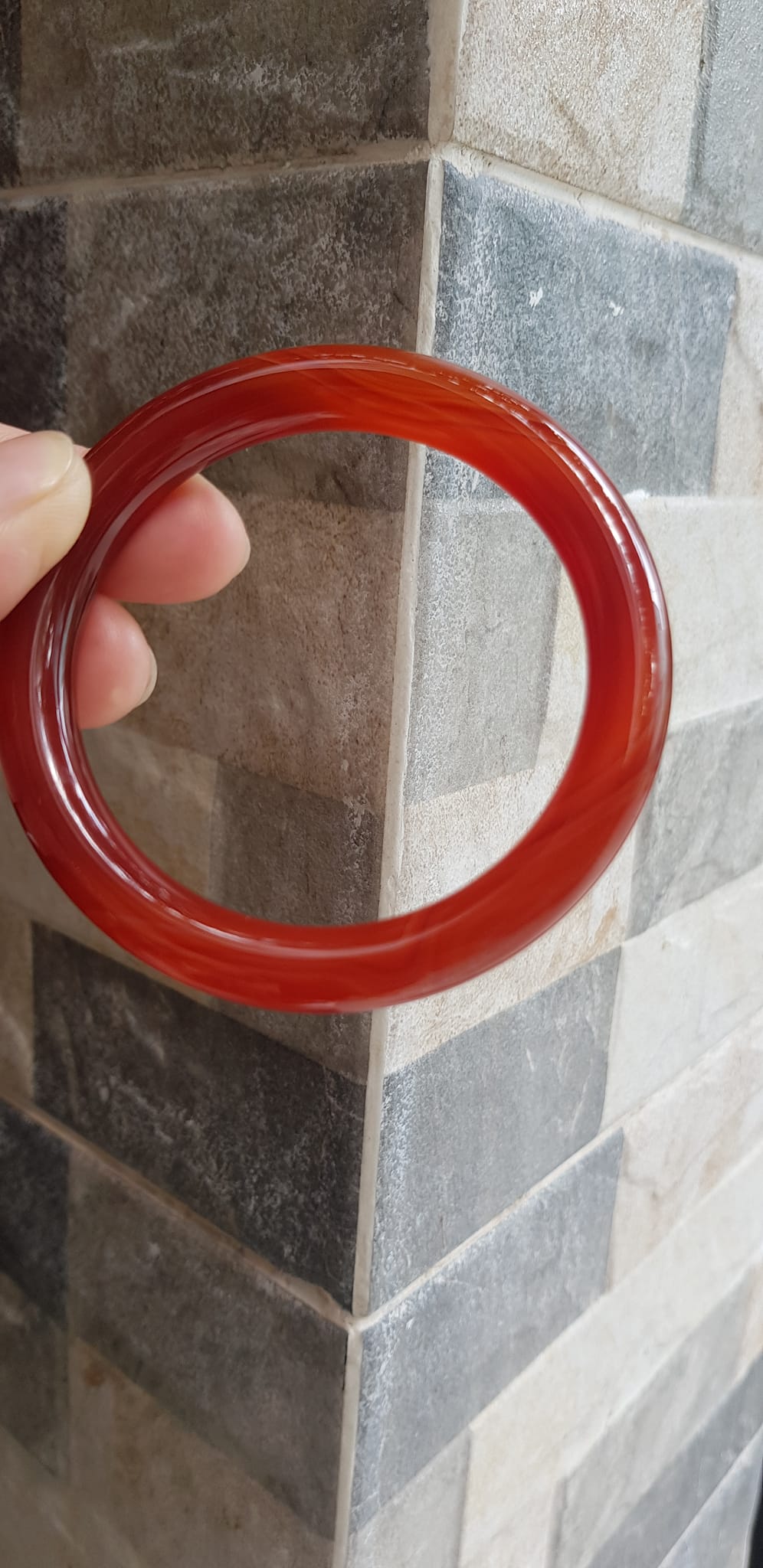 Vòng tay nữ đá mã não đỏ tươi vân đẹp mới Vòng Ni 55mm x cọng 9mm Nữ mệnh hỏa mệnh thổ 53kg - 62kg đeo ạ
