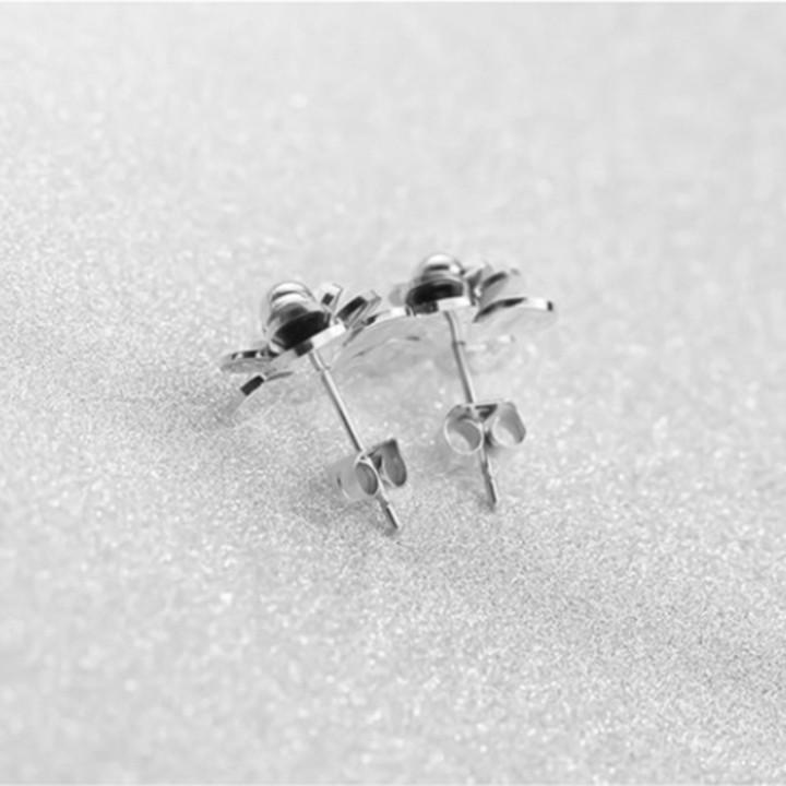 Bông tai titan hoa trà