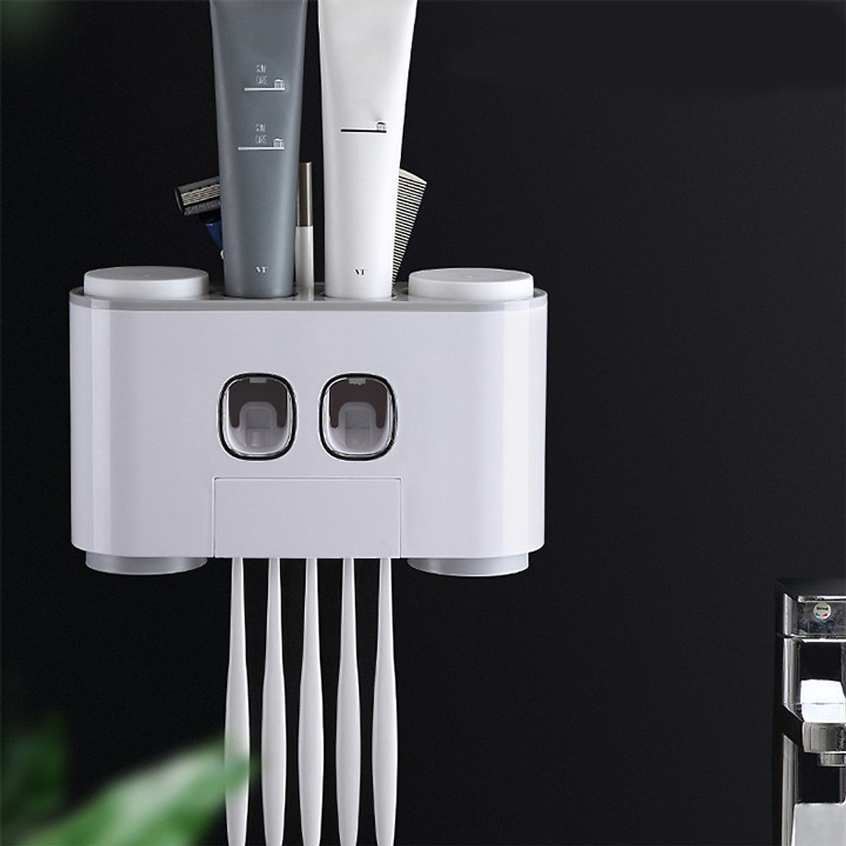 Kệ Nhả Kem Đánh Răng Tự Động Thông Minh Kết hợp rãnh để đồ & treo cốc - Tặng kèm 4 Cốc Hút Từ Tính - Kệ Nhà Tắm Dán Tường Tiện Ích - Giao màu Ngẫu Nhiên
