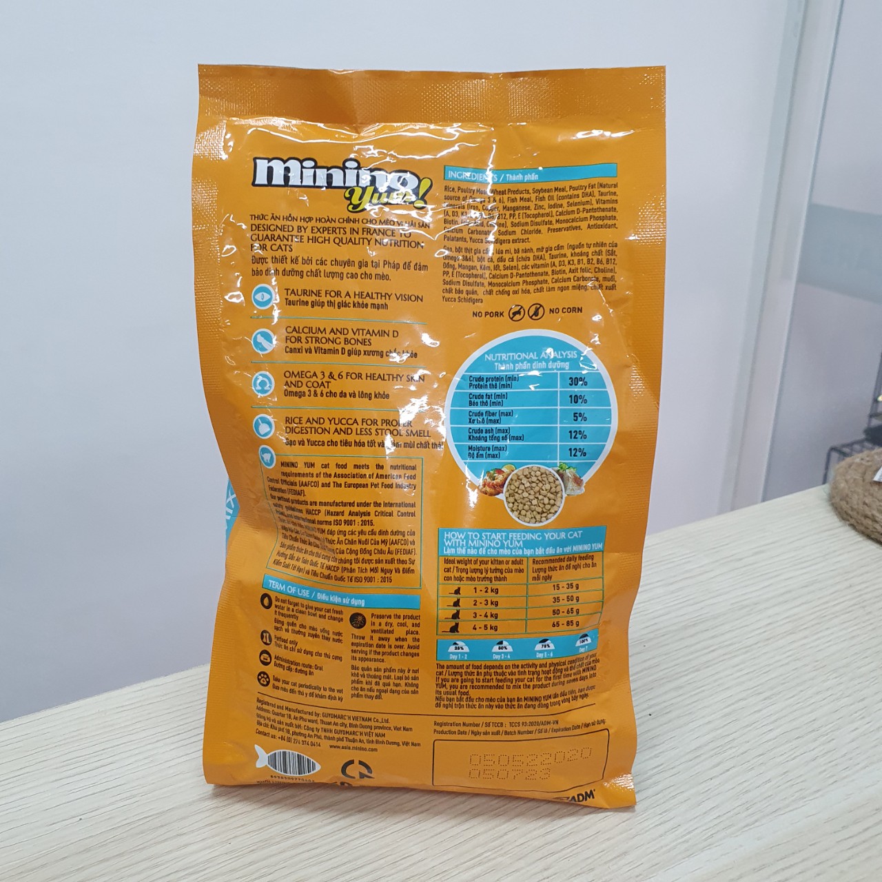 Thức ăn mèo Minino Yum cho mọi lứa tuổi vị hải sản gói 400g