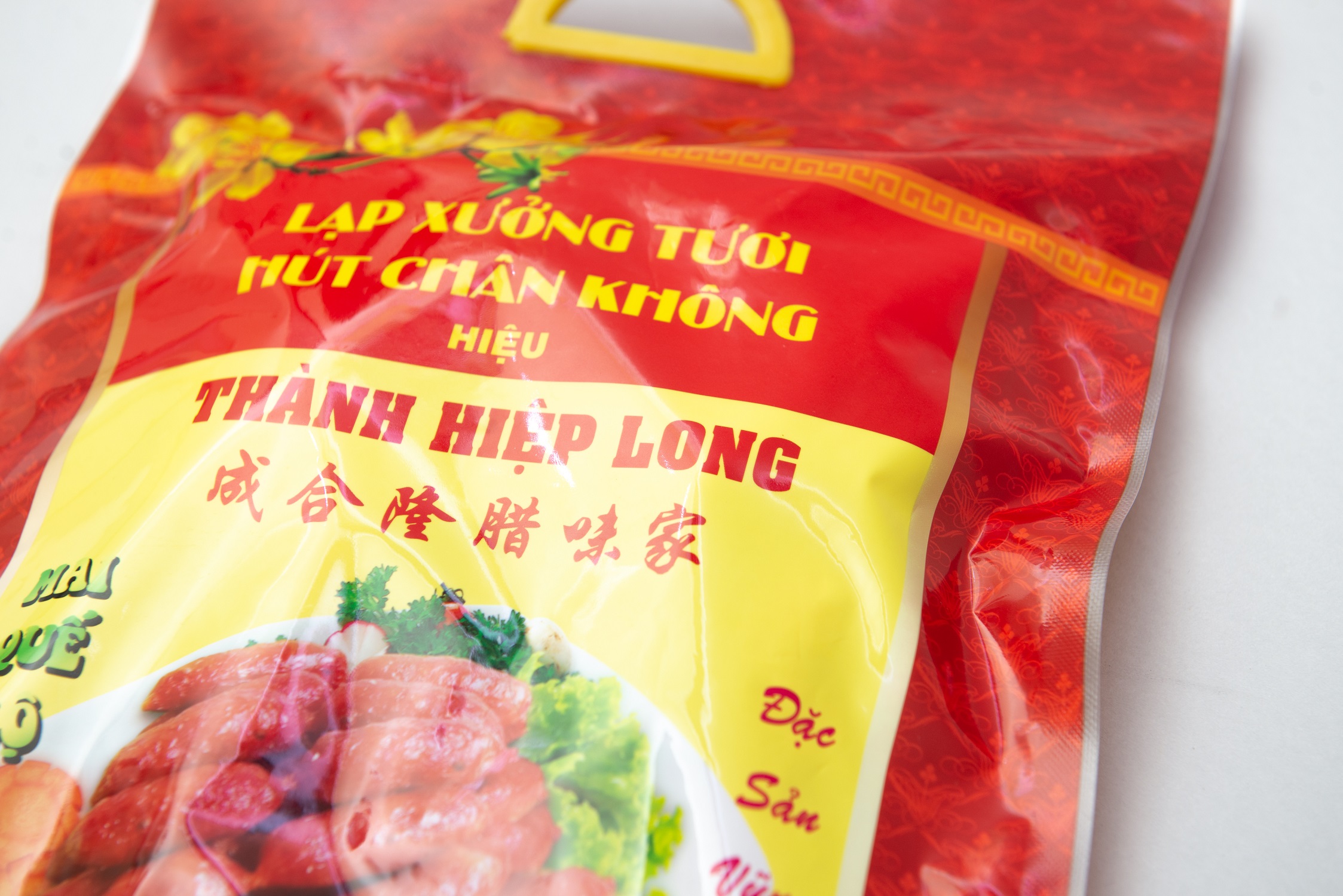 Lạp Xưởng Tươi Tiêu Sọ Mai Quế Lộ Sóc Trăng - Hút chân không túi 500gr