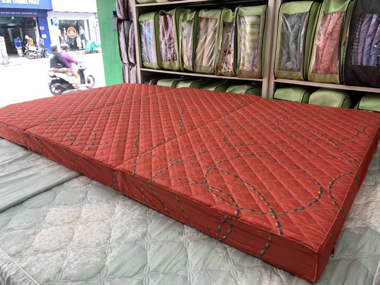 Nệm bông chần gòn Everon ( màu ngẫu nhiên )