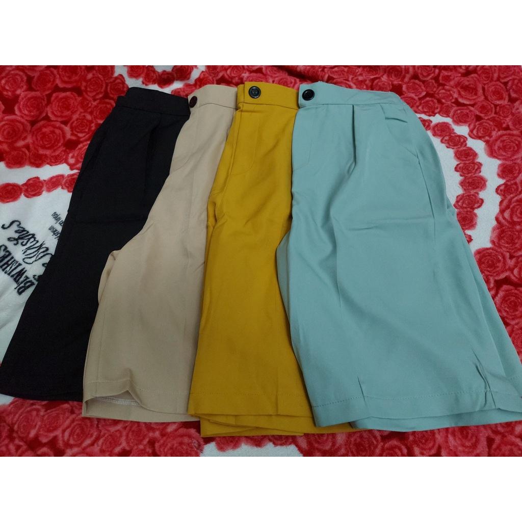 Quần short đũi nữ SURI chất đũi vải co giãn,mềm mịn 4 màu dễ phối được nhiều kiểu áo khác nhau.