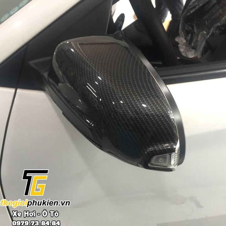 Bộ ốp gương chiếu hậu Hyundai Kona vân Carbon cap cấp