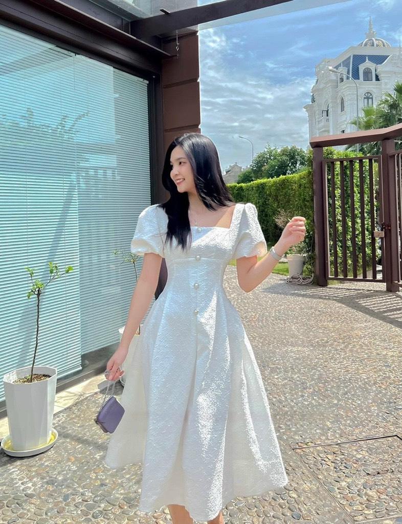 ĐẦM XÒE CỔ VUÔNG GẤM TAY PHỒNG PHỐI NÚT  13979