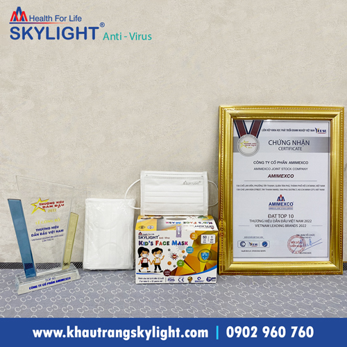 Khẩu trang y tế Skylight 4 lớp trẻ em – Hộp 50 cái