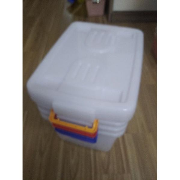 THÙNG NHỰA CÓ BÁNH XE 15L 44*31*21cm