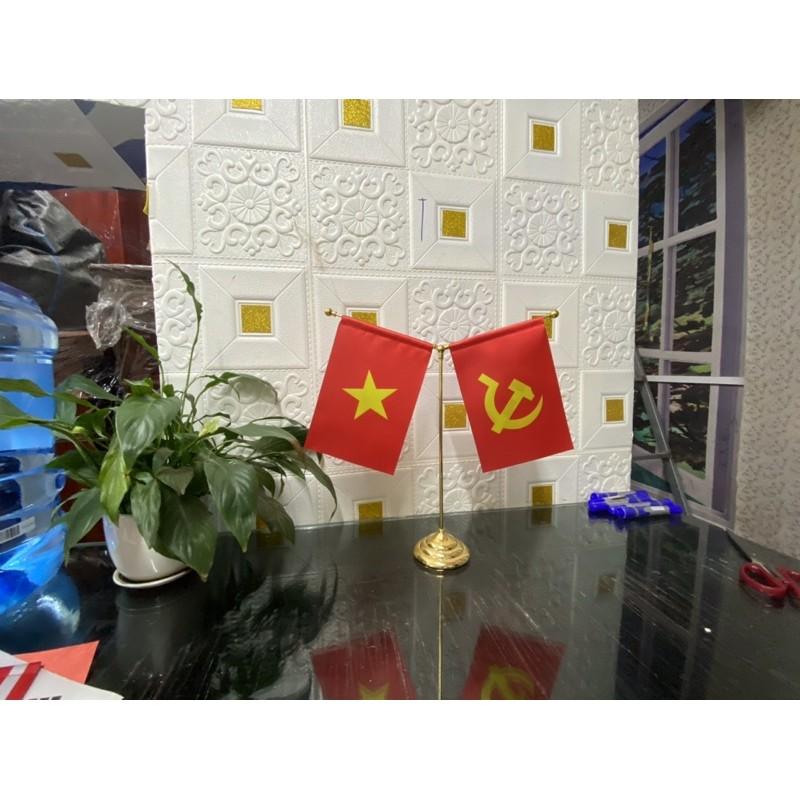 Cờ để bàn tổ quốc và đảng