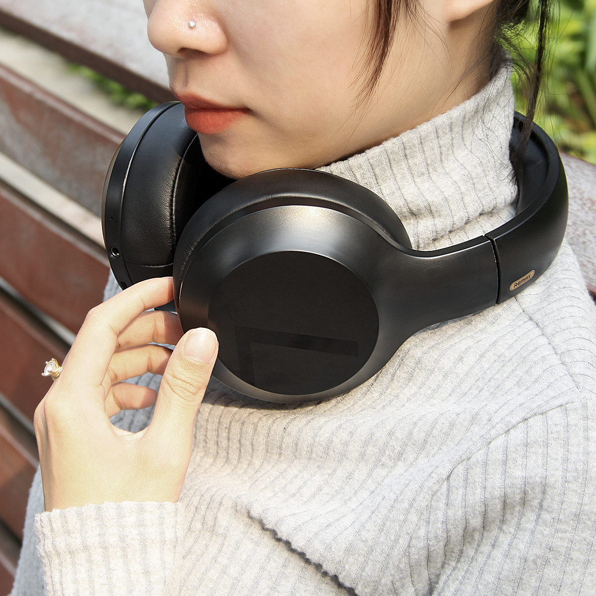 Tai Nghe Bluetooth Chụp Tai On-ear Remax RB-660HB - Hàng Chính Hãng