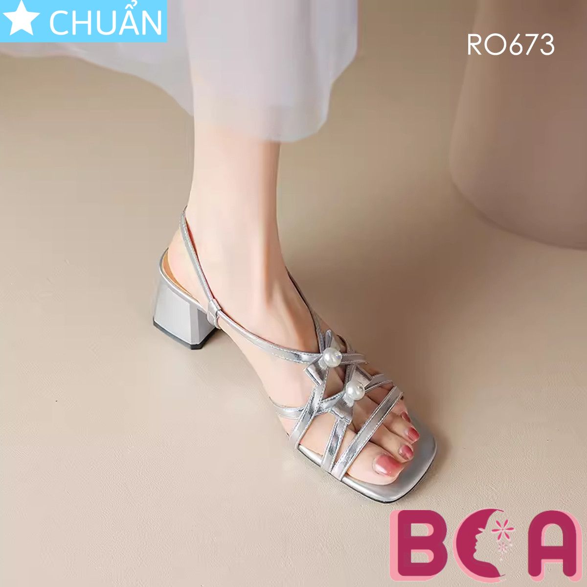 Xăng đan nữ gót vuông cao 5 phân RO673 ROSATA tại BCASHOP đính nơ cùng màu và ngọc trai sang trọng, điệu đà, xinh xắn