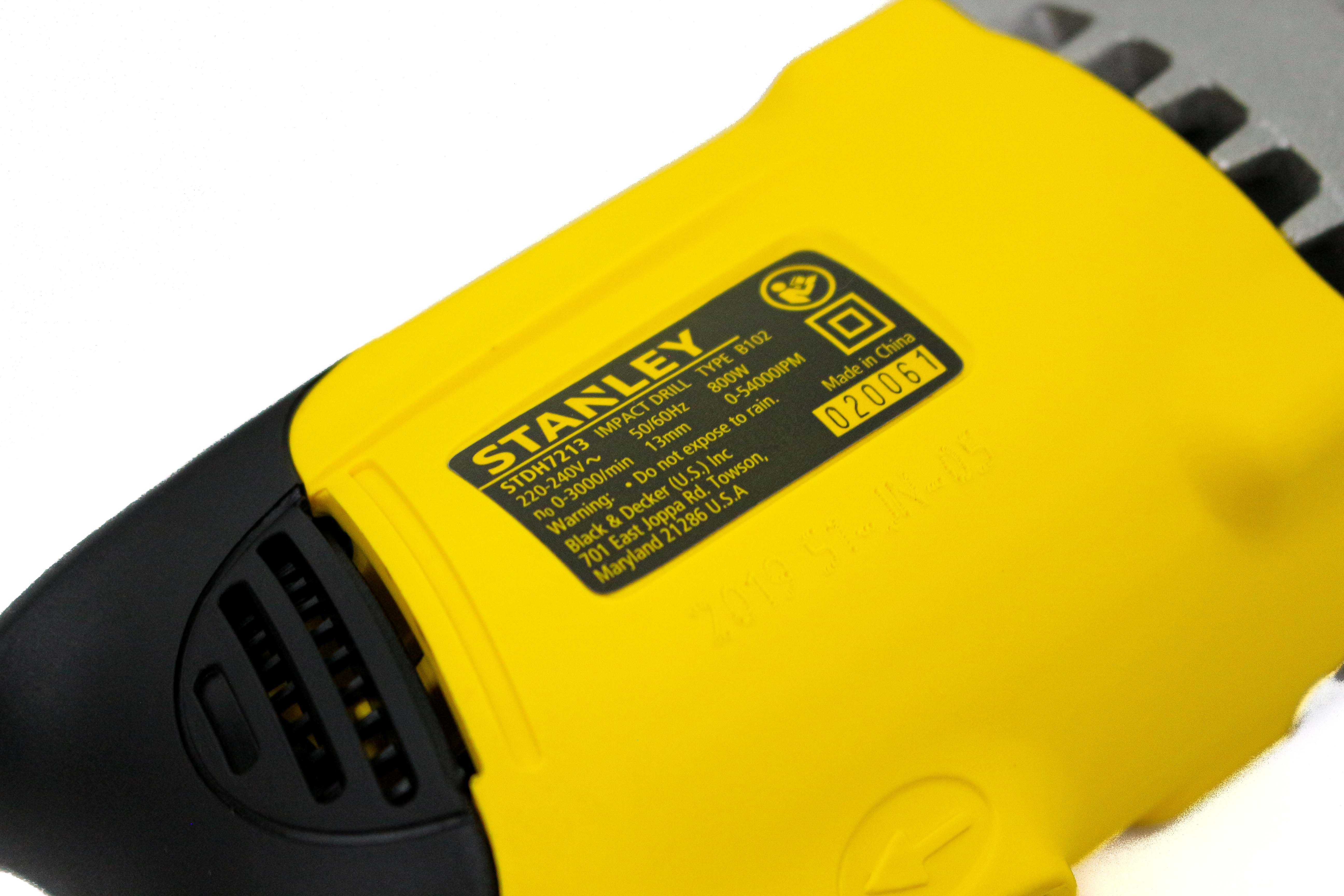 Máy khoan cầm tay 720w Stanley STDH7213-B1