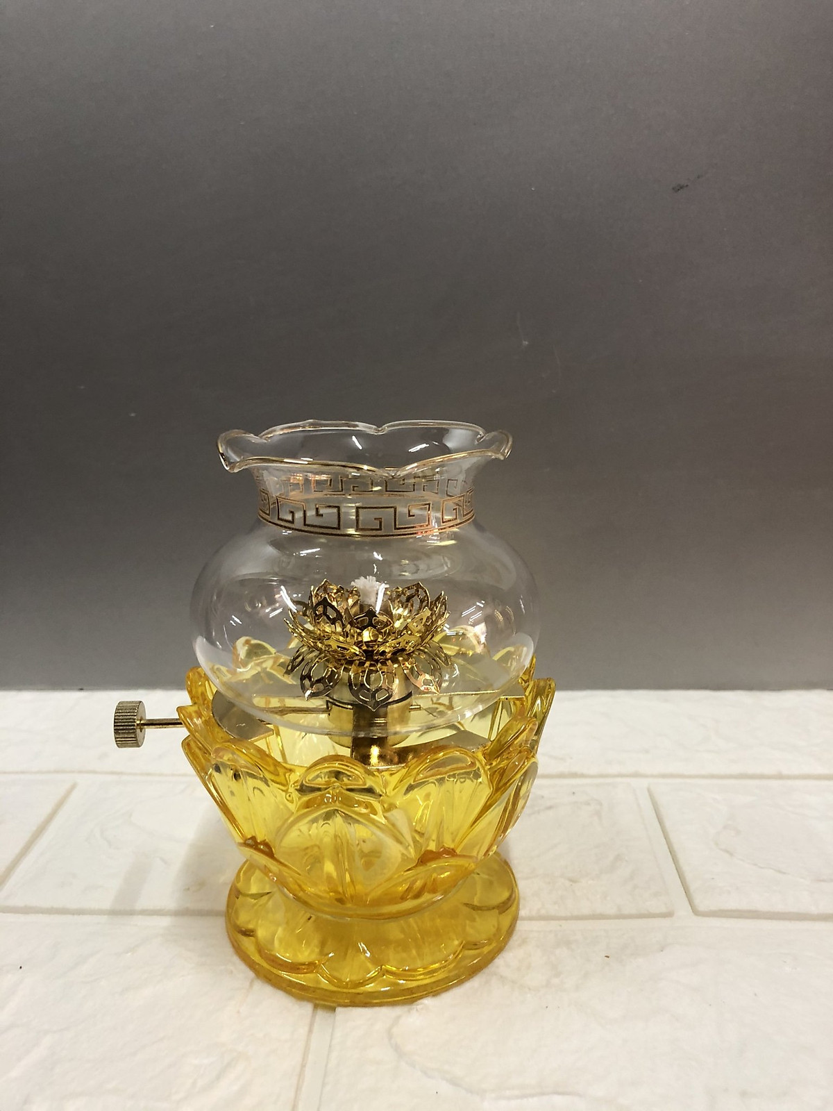 Đèn thờ đốt dầu thủy tinh Cao 13,5 cm , đk 10 cm KH7887