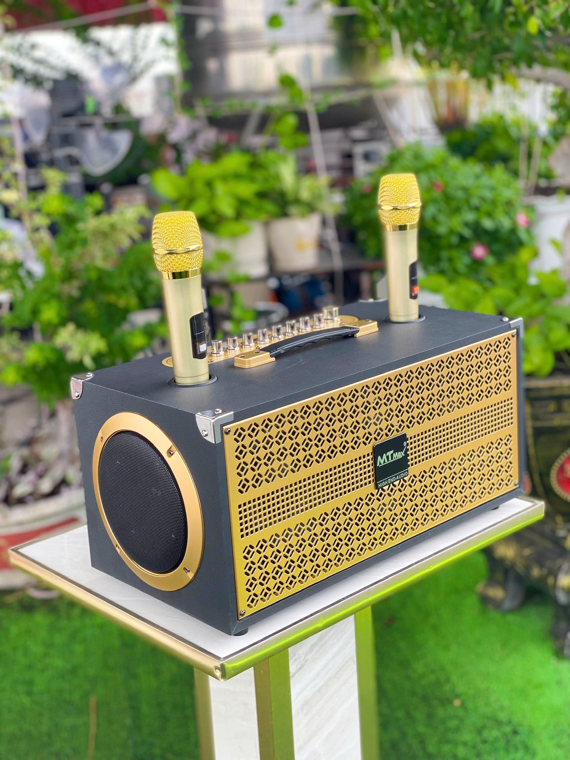 loa xách tay nghe nhạc karaoke 6 đường tiếng v9 promax nhỏ gọn, mạnh mẽ, chất âm đỉnh cao công suất 350w kèm 2 mic không dây hàng nhập khẩu