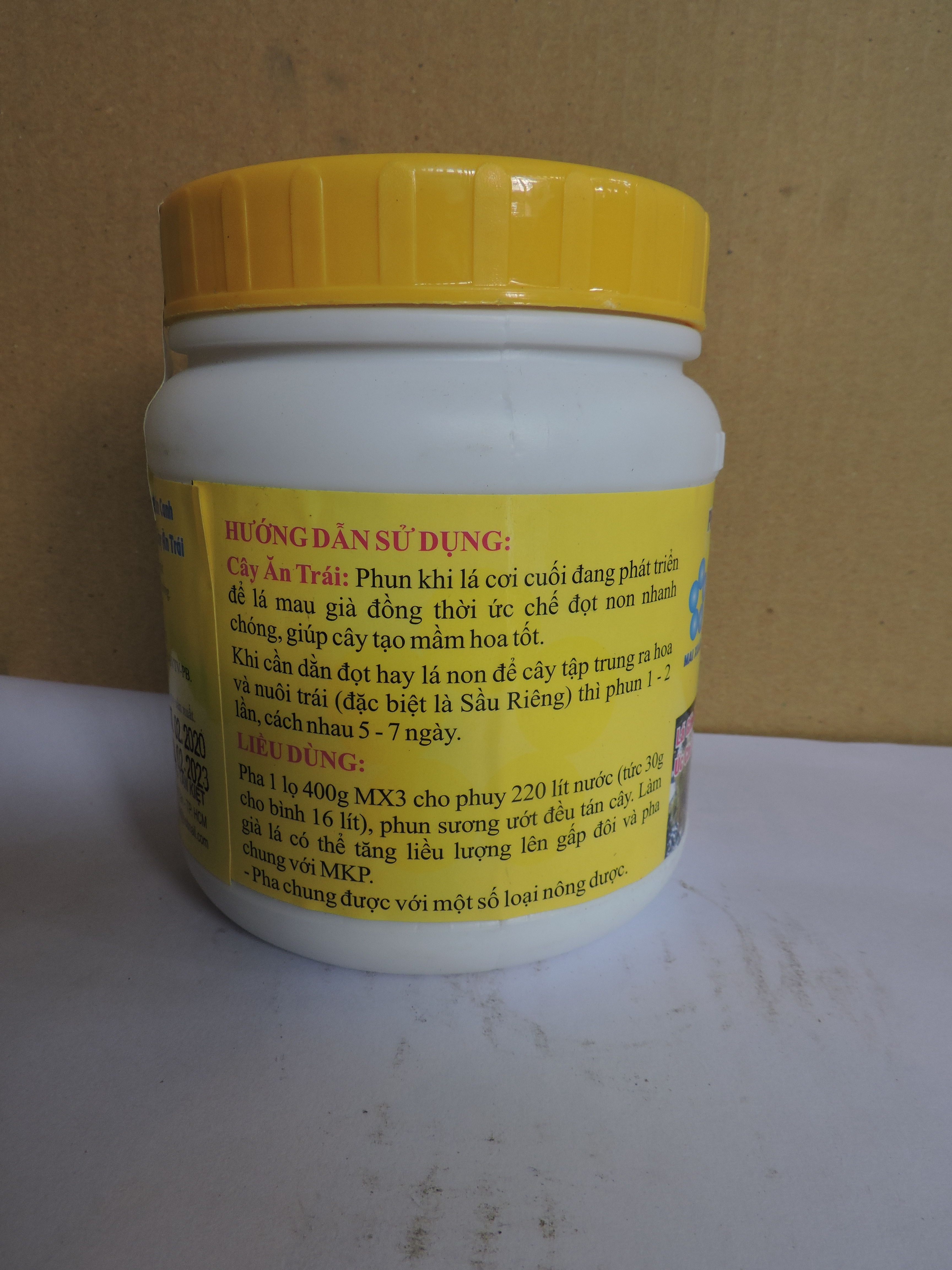 Phân Bón Lá Chuyên Dùng MX3 (1 - 21 - 21 +3Zn) Cây Ăn Trái, Lá Già Nhanh, Tạo Mầm Hoa Tốt, Ức Chế đọt non, Hạn Chế Rụng Hoa, Trái. (hủ 400gr)