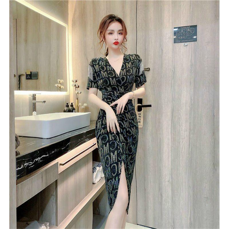 ĐẦM BODY CHỮ TUA RUA