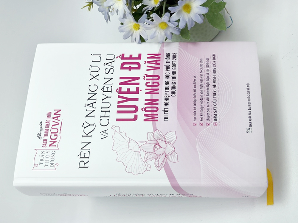 Sách - Rèn kỹ năng xử lí và Chuyên sâu luyện đề môn Ngữ văn (Thi tốt nghiệp THPT chương trình GDPT 2018)